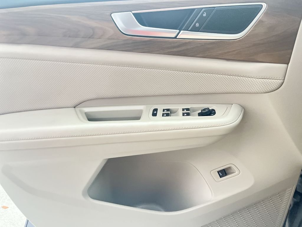 2024 Volkswagen Atlas SE w/Tech - Photo 13