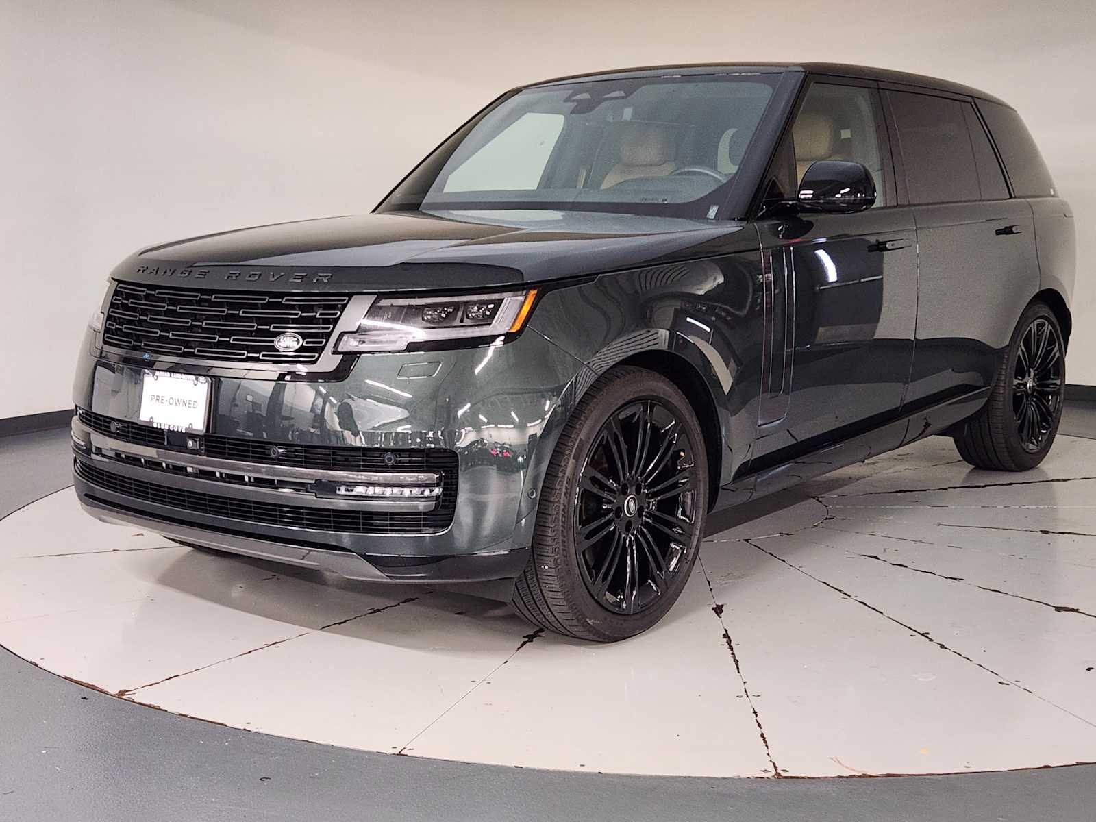 Pre-Owned 2025 Land Rover Range Rover SE