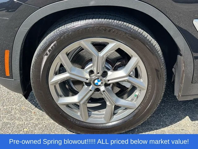 Used 2022 Black BMW sDrive30i image 13