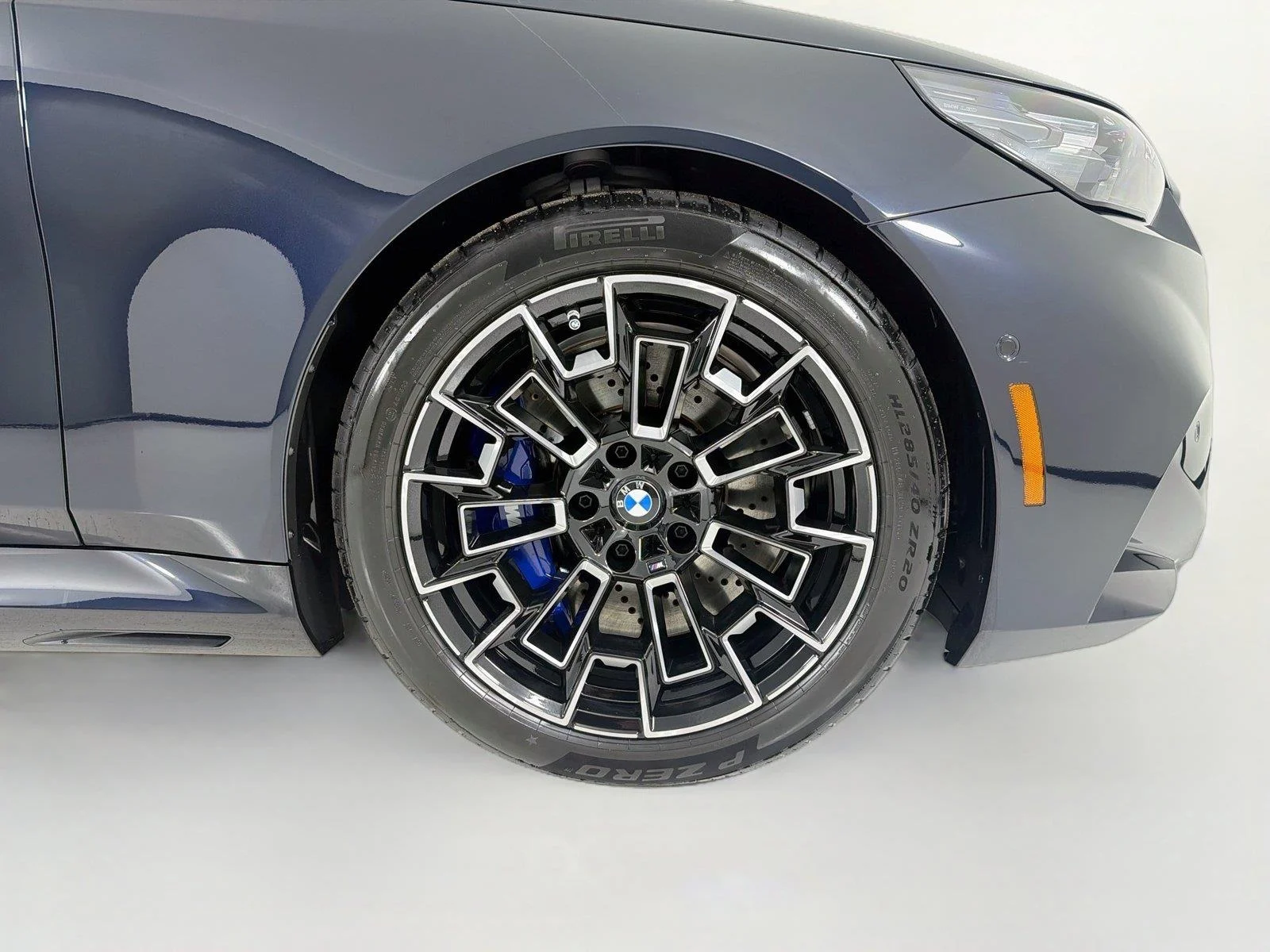 Used 2027 Carbon Black Metallic BMW  image 30