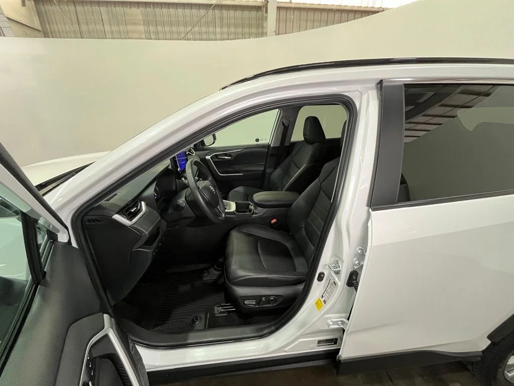 Used 2023 Beige Toyota XLE Premium image 17