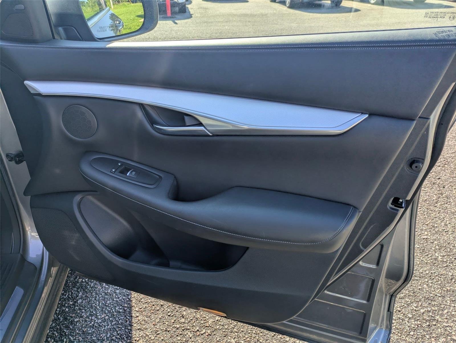 Used 2020  INFINITI  image 29