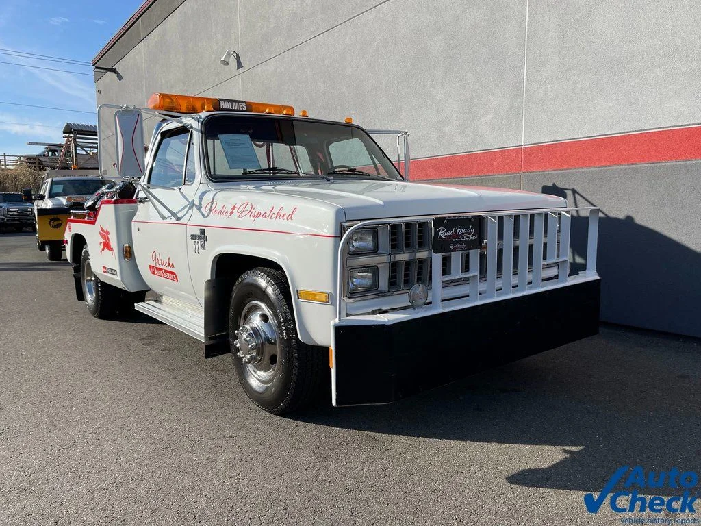 Used 1982 White Chevrolet  image 3