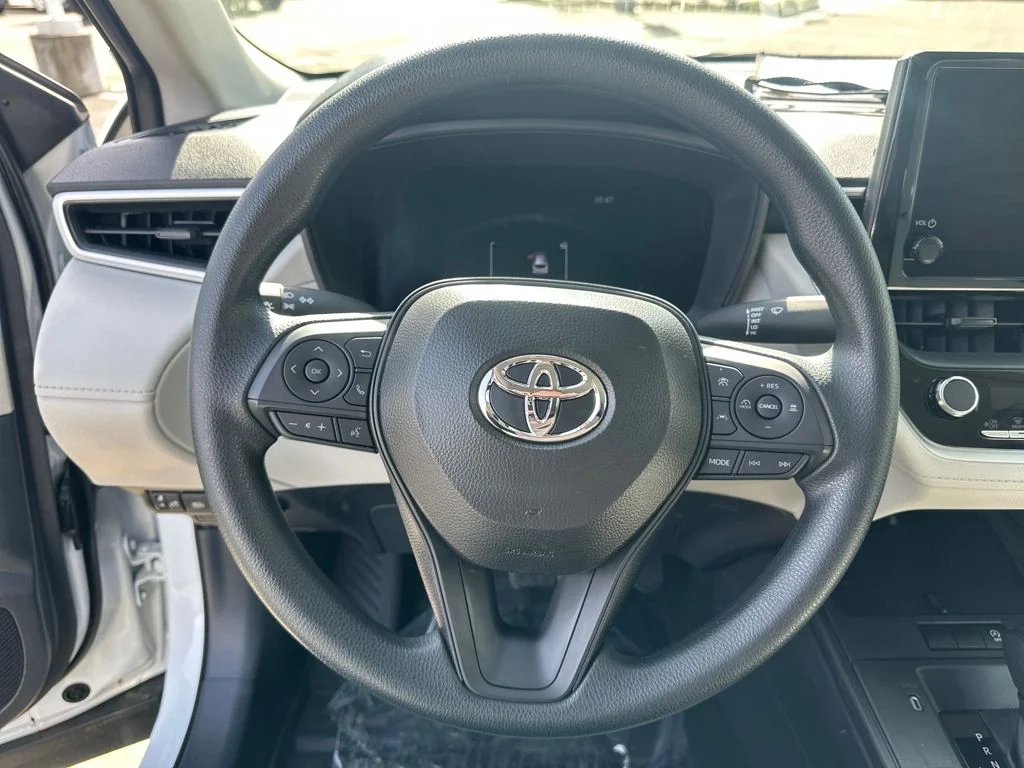 2026 Toyota Corolla Cross L - Photo 17