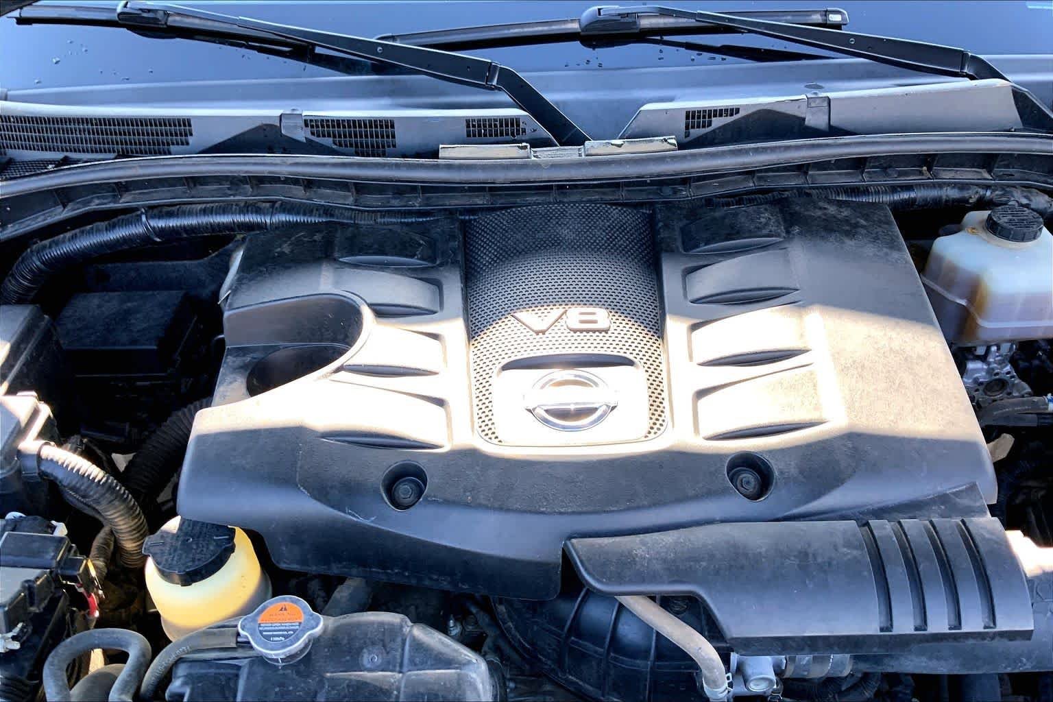 Used 2018 Super Black Nissan SL image 32