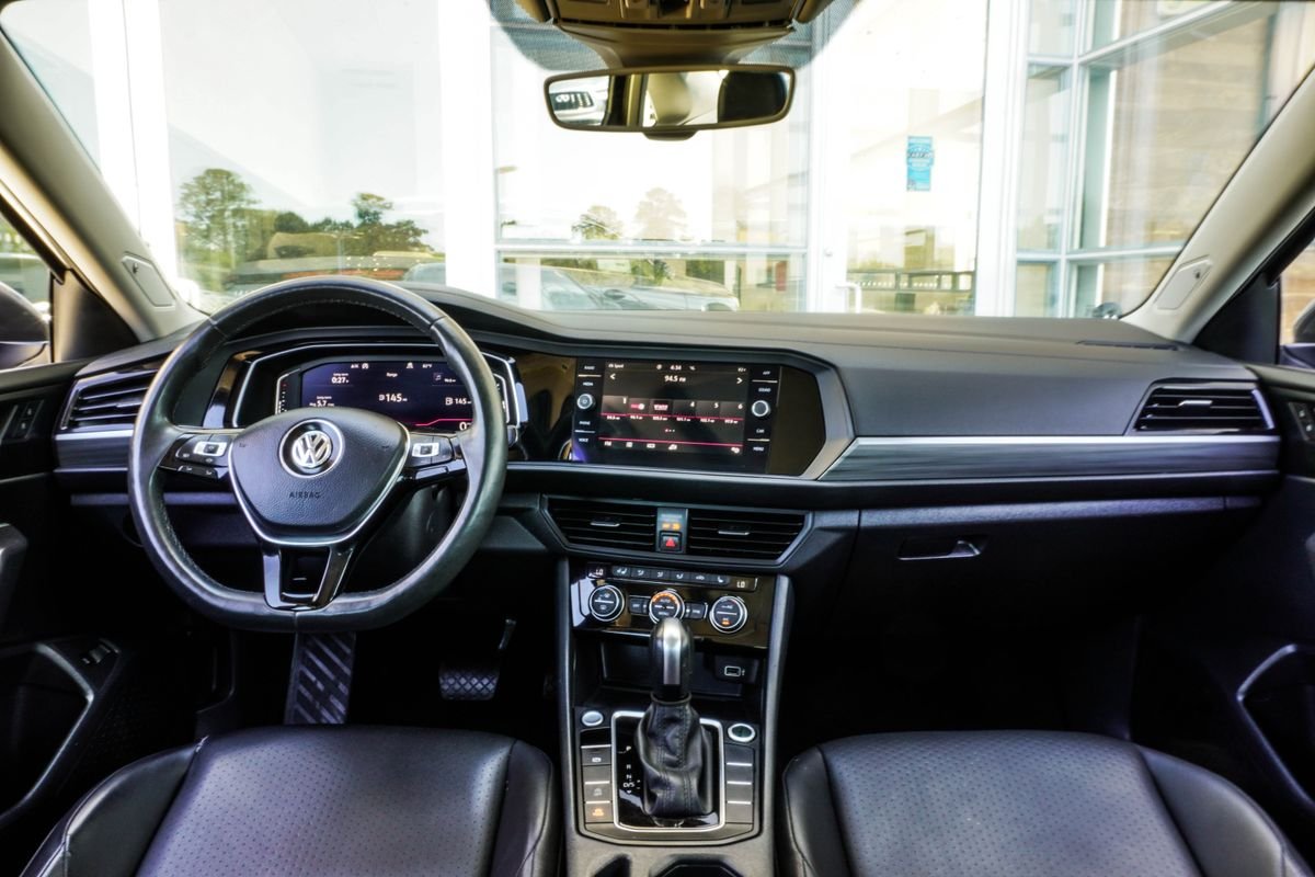Used 2020 Gray Volkswagen SEL image 5