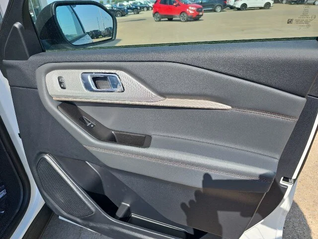 New 2026 Star White Metallic Tri-Coat Ford Active image 28