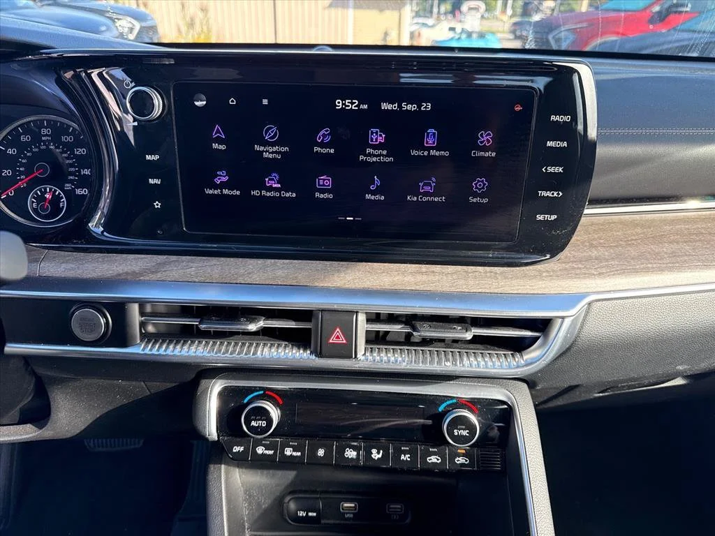 Certified Used 2024 Glacial White Pearl Kia EX image 12