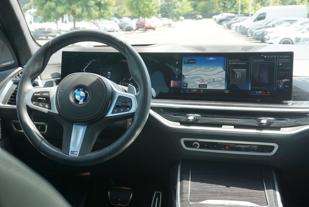 Used 2023 White Metallic BMW xDrive40i image 30