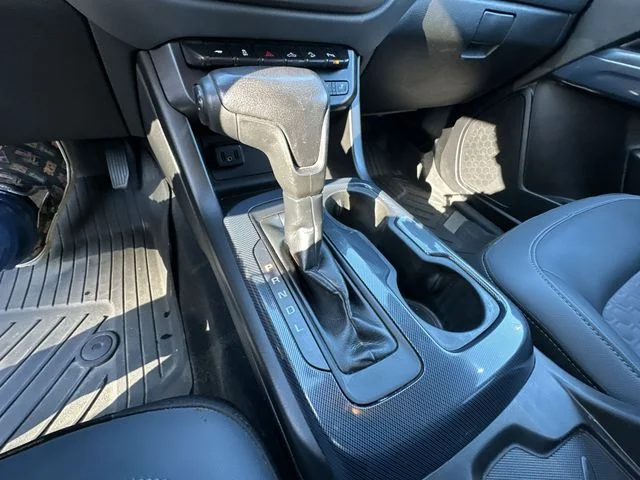 Used 2019 Red Chevrolet Z71 image 24