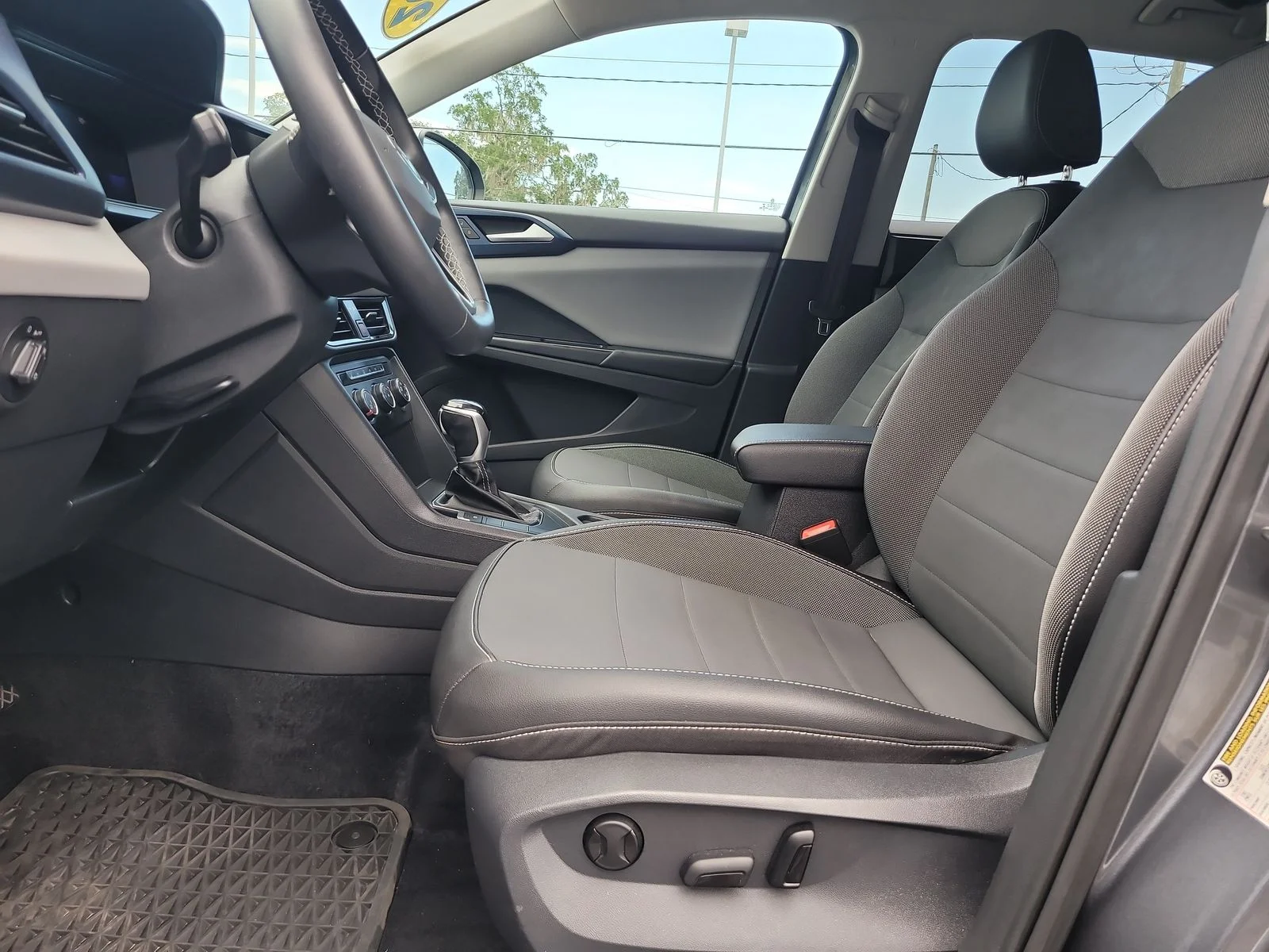 Used 2022 Gray Volkswagen 1.5T SE image 15