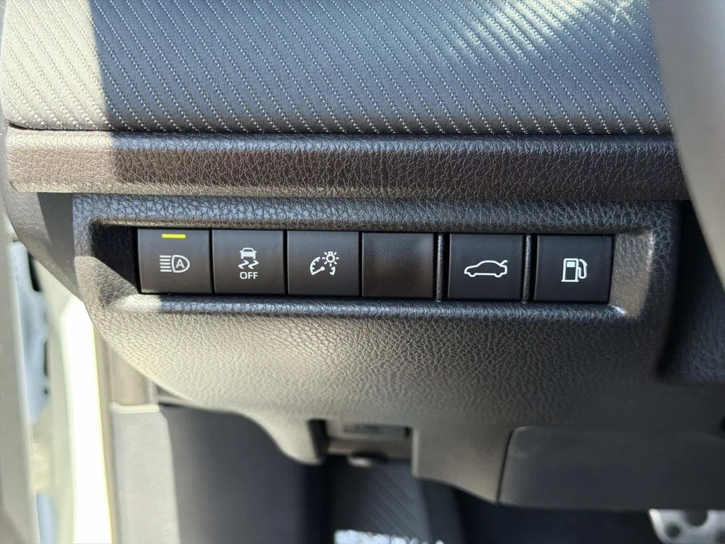 Used 2026 Ice Cap Toyota SE image 19