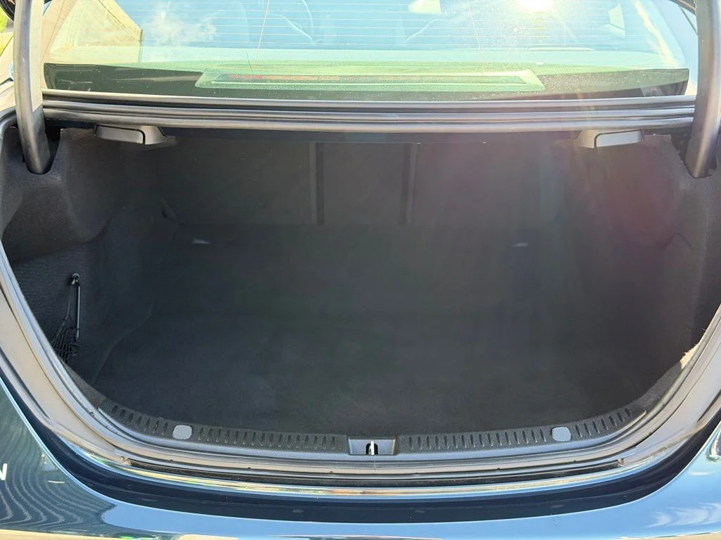 Used 2018 Blue Mercedes-Benz E 300 image 9