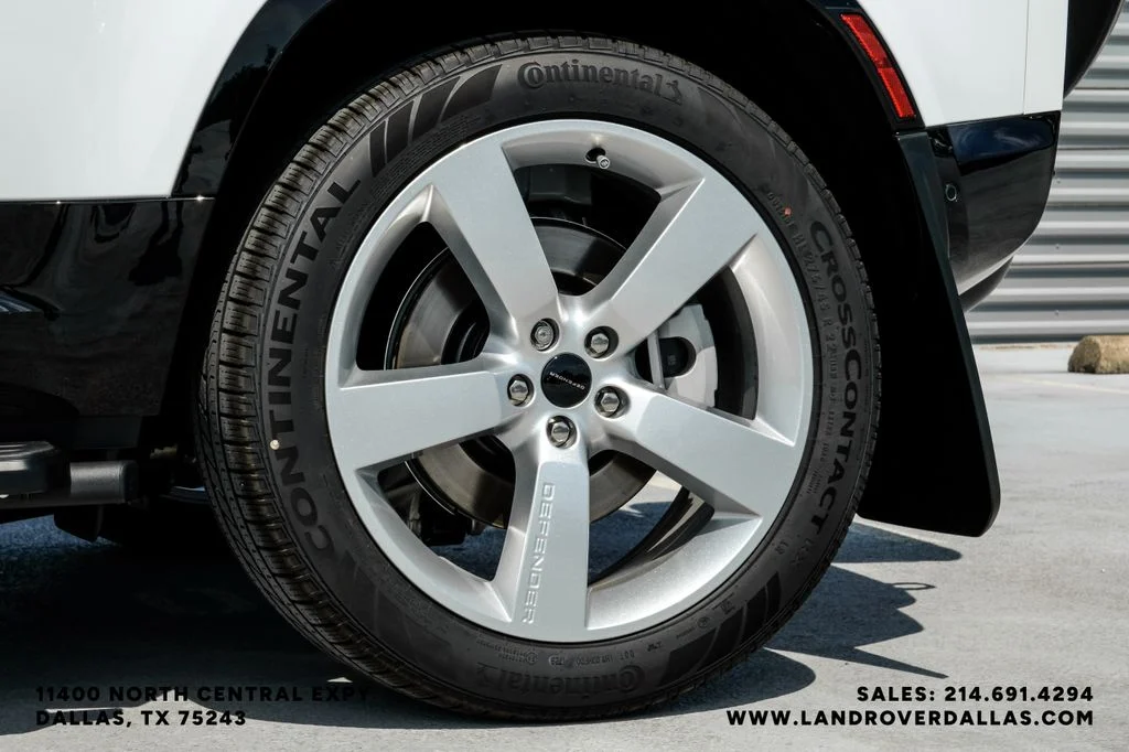 New 2026 Fuji White Land Rover X-Dynamic SE image 59
