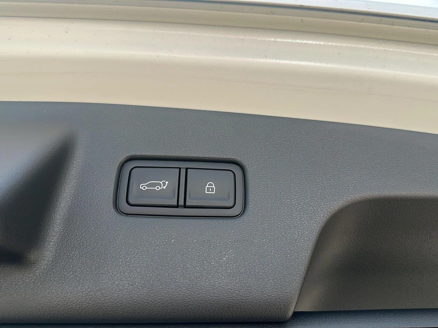New 2026 Creamy White Pearl Hyundai SEL Premium 7P image 39