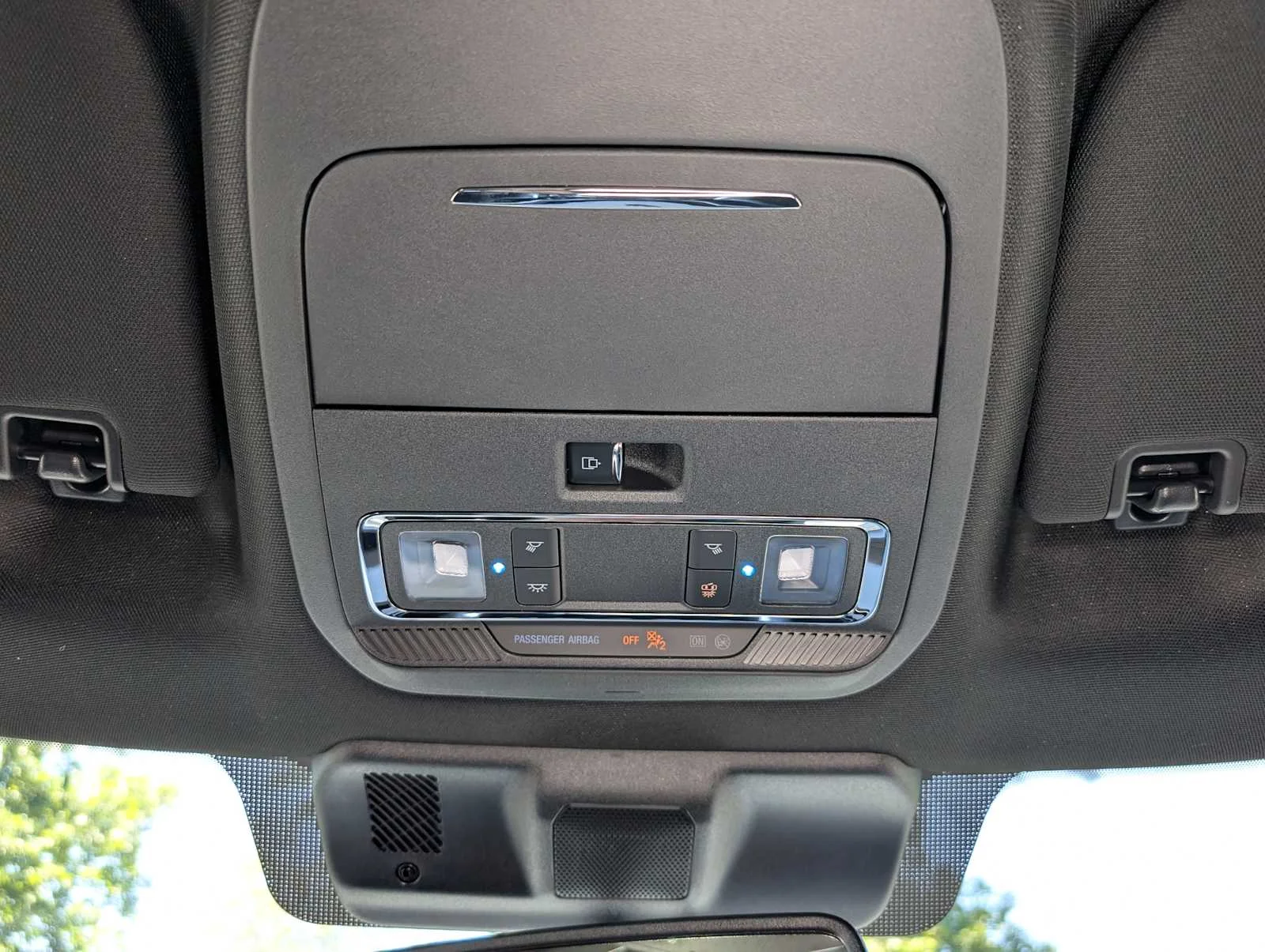 New 2026 Star White Metallic Tri-Coat Ford Lariat® image 31