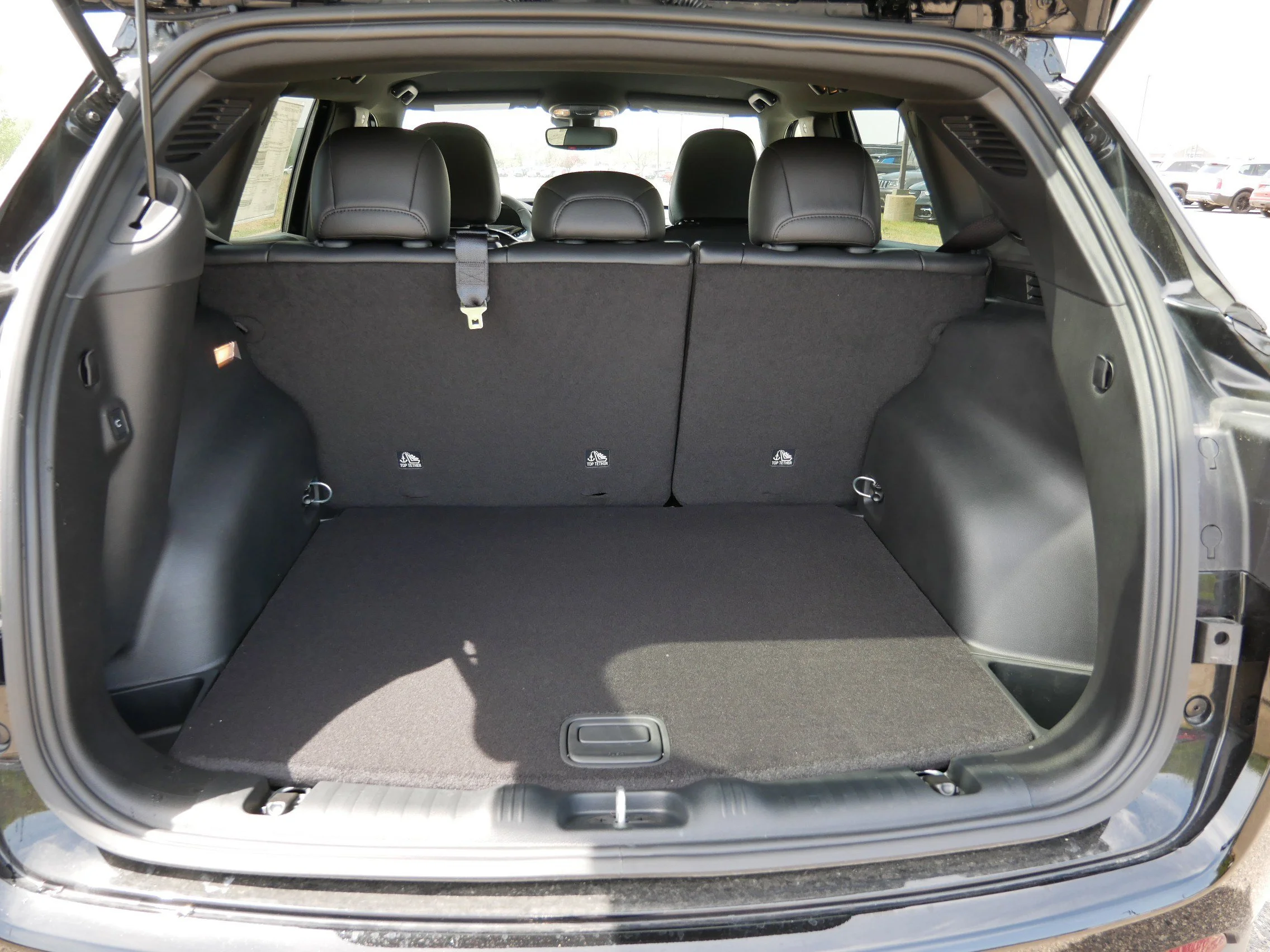 New 2026 Diamond Black Crystal Pearlcoat Jeep Limited Altitude image 6