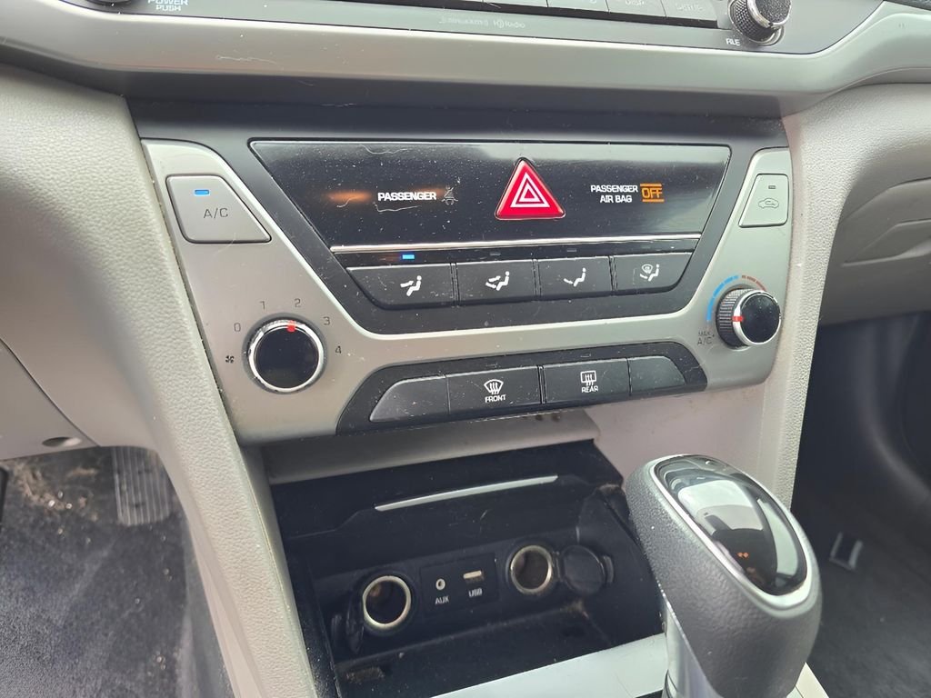 Used 2018 Lakeside Blue Hyundai SEL image 21
