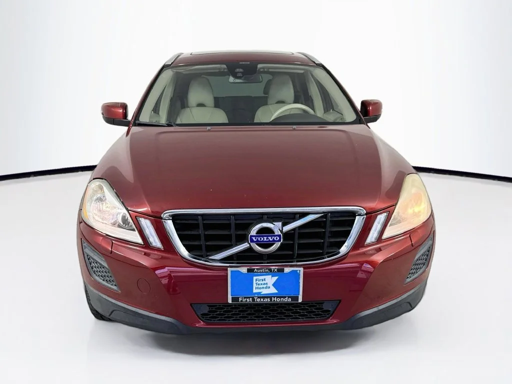 Used 2013 Red Volvo 3.2 image 2