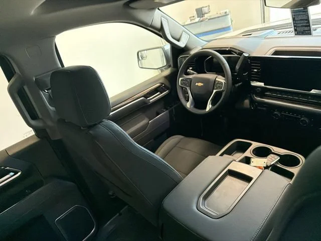 New 2026 Summit White Chevrolet LT image 27