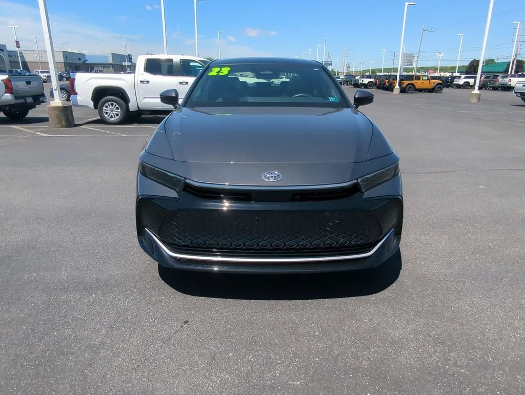 Used 2023 Gray Toyota XLE image 3
