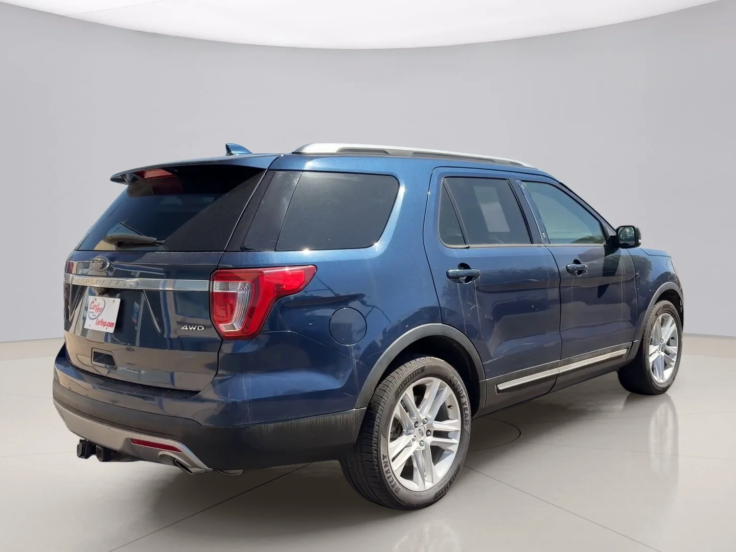 Used 2017 Blue Ford XLT image 5