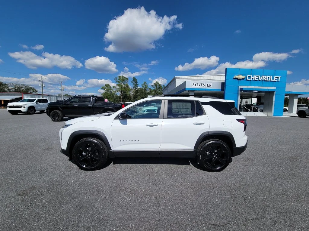 New 2027 Summit White Chevrolet LT image 3