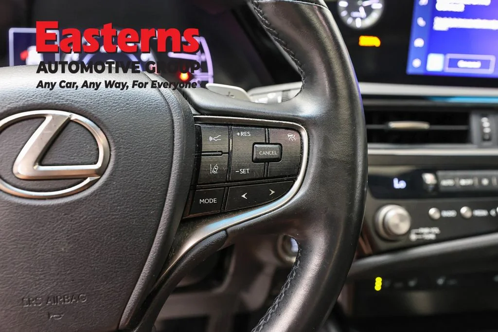 Used 2023 Black Lexus 350 image 16