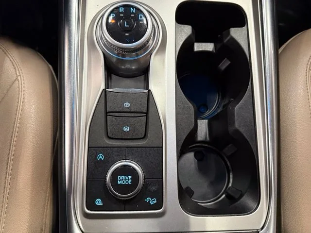 Used 2021 White Ford Limited image 33