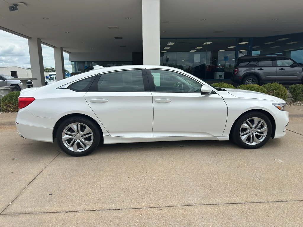 Used 2019 Platinum White Pearl Honda LX 1.5T image 11