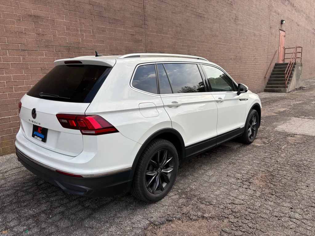Used 2022 Pure White Volkswagen SE image 5