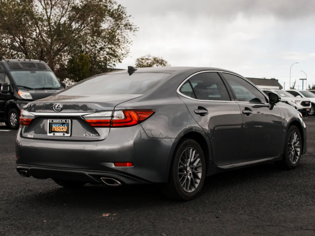 Used 2018 Nebula Gray Pearl Lexus Base image 5