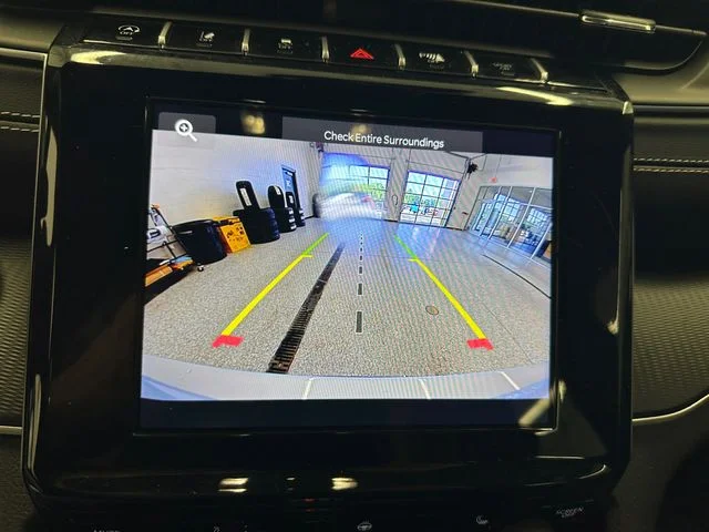 Used 2024 Silver Jeep Altitude image 32