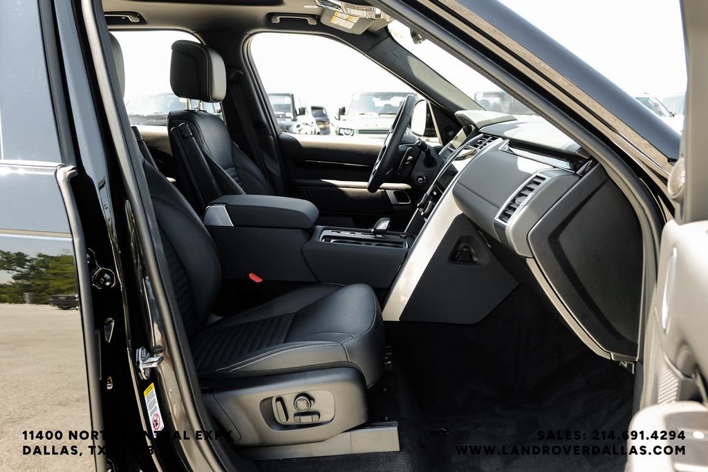 Used 2025 Black Land Rover S image 28