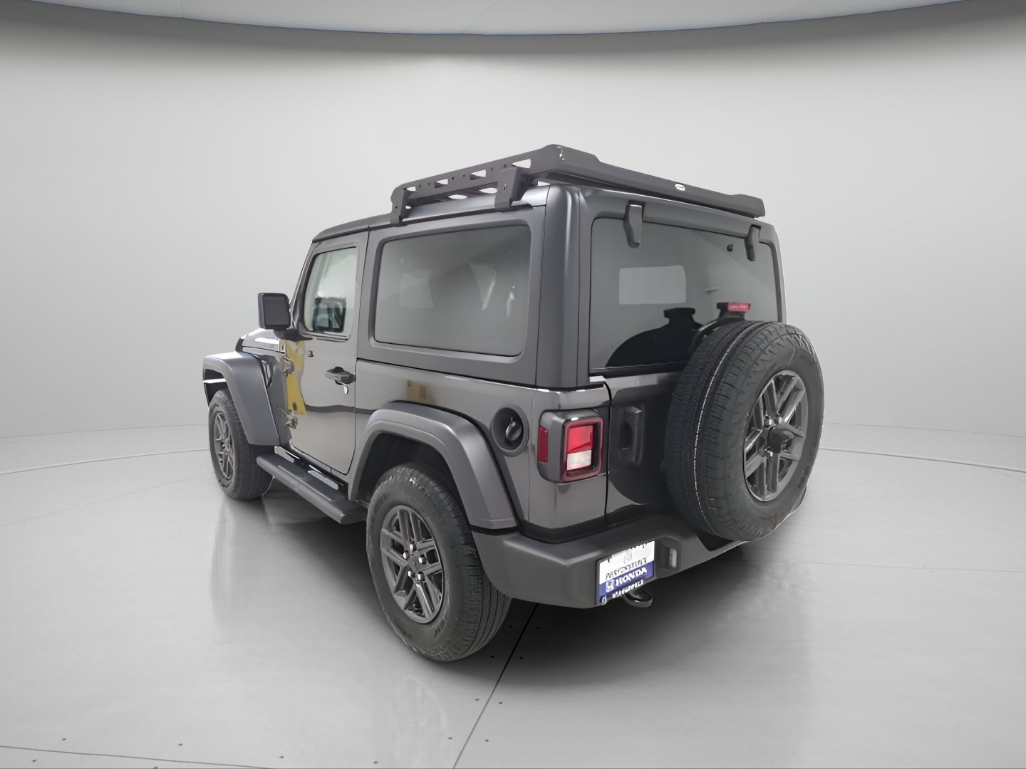 Used 2025 Granite Crystal Metallic Clearcoat Jeep Sport S image 4
