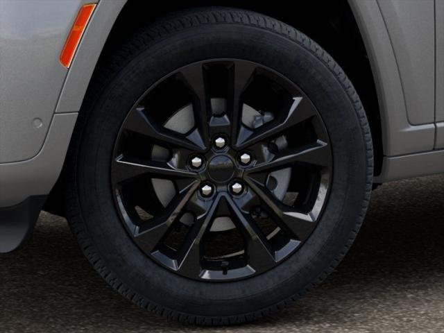 New 2026 Silver Zynith Exterior Paint Jeep Limited Reserve image 4