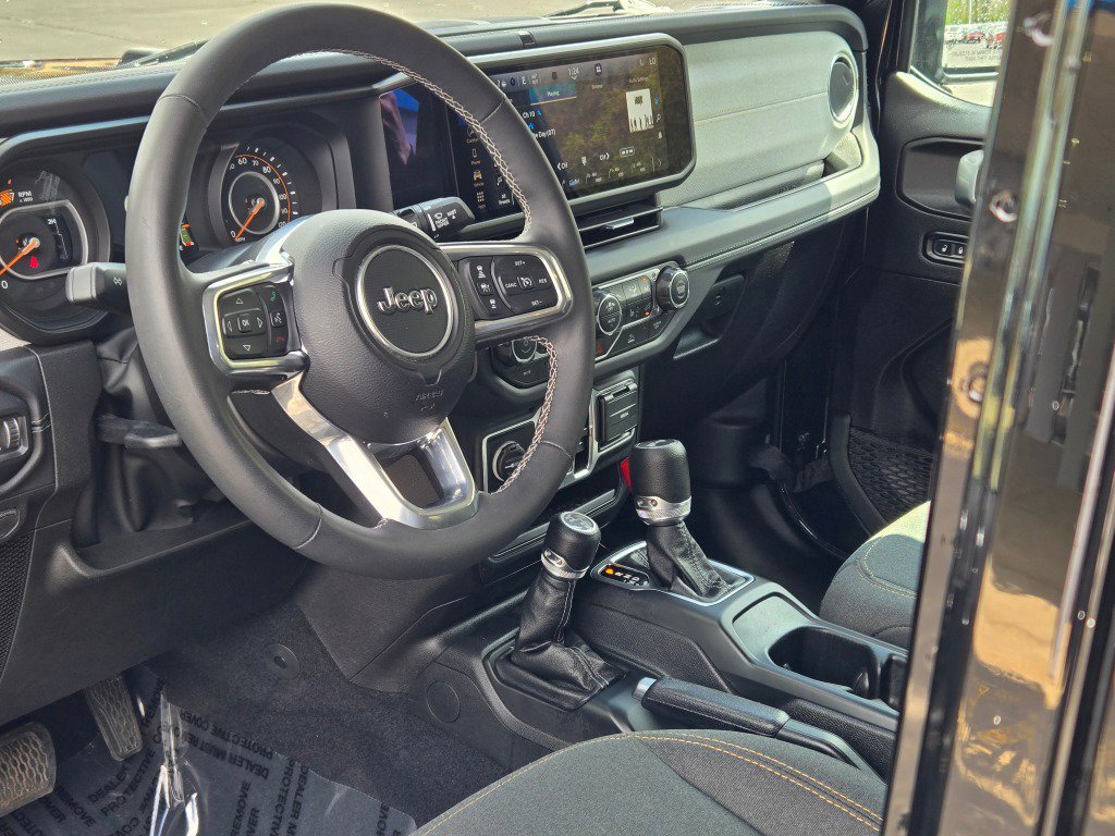 2025 Jeep Wrangler 4-Door Sahara - Photo 21
