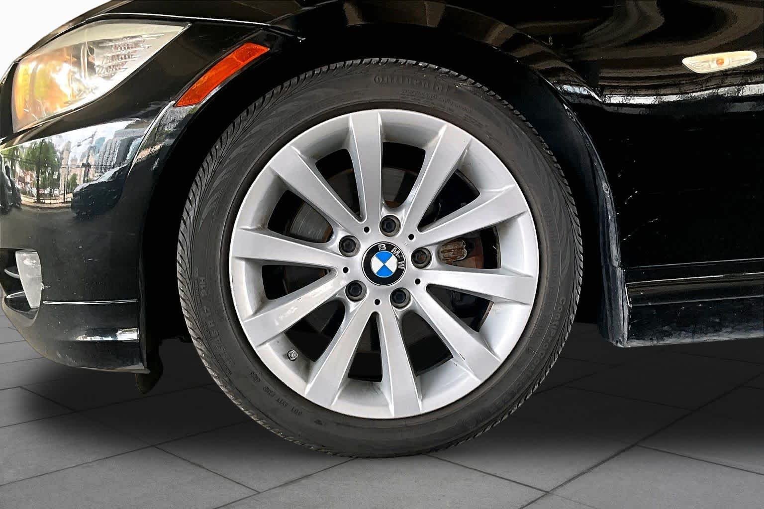 Used 2011 Jet Black BMW 328i image 10