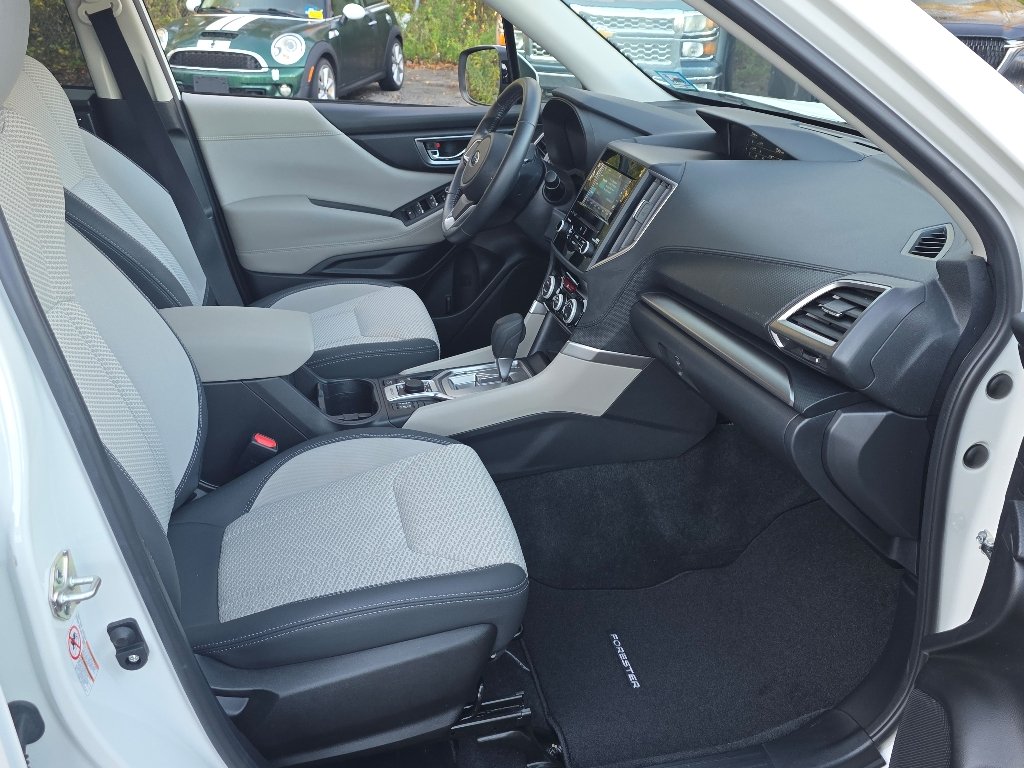 Used 2020 White Subaru Premium image 22