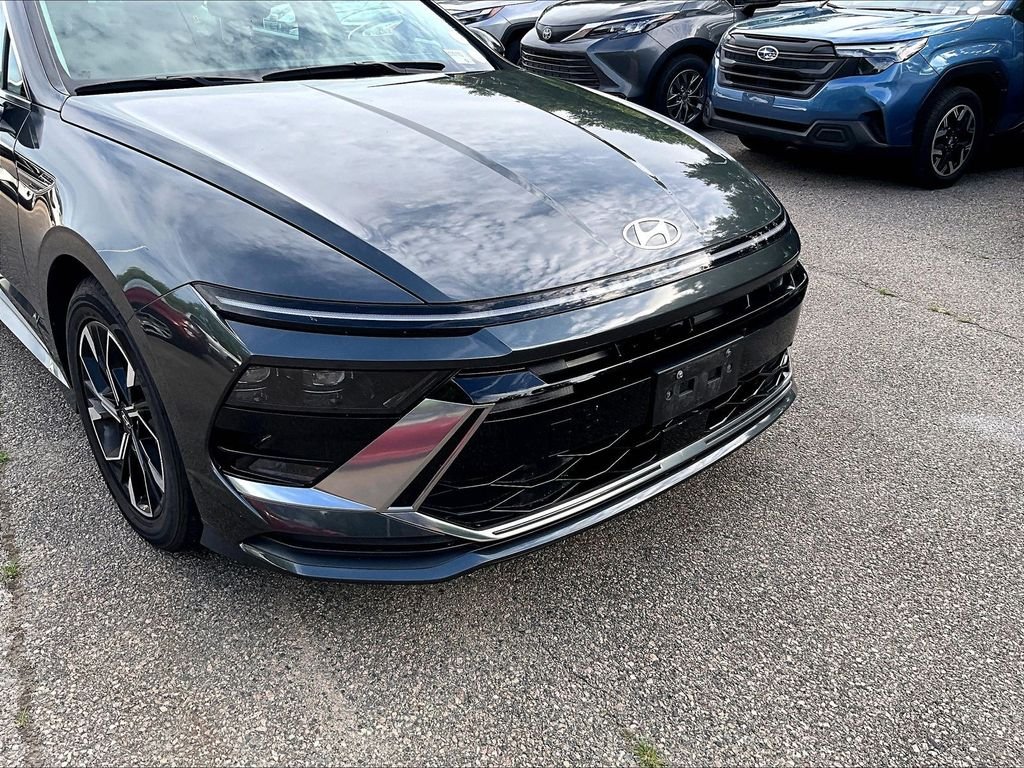Used 2024 Gray Hyundai SEL image 8