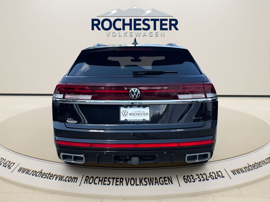 Used 2024 Deep Black Pearl Volkswagen 2.0T SEL R-Line image 5