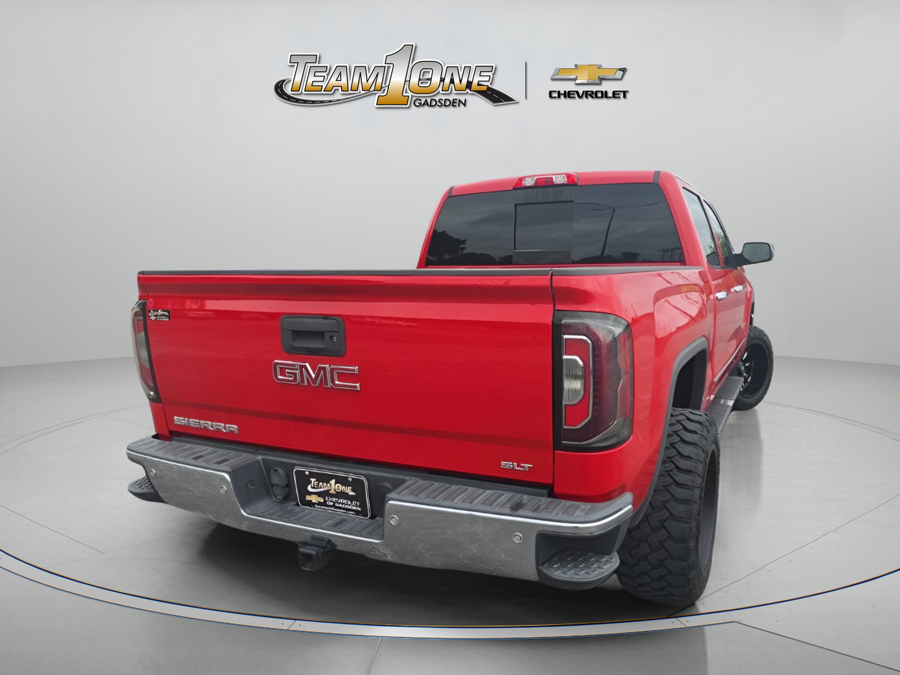 Used 2017 CARDINAL RED GMC SLT image 7