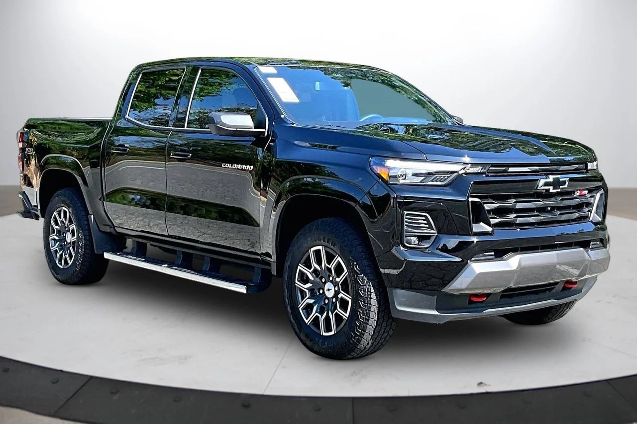 Certified Used 2025 Black Chevrolet Z71 image 2