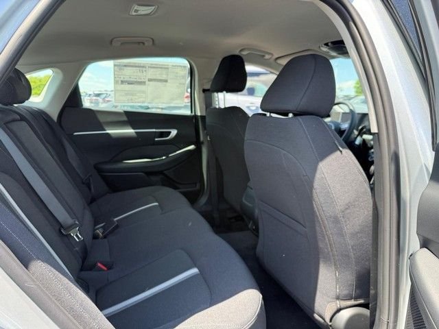 Used 2026 Silver Hyundai SEL Sport image 7