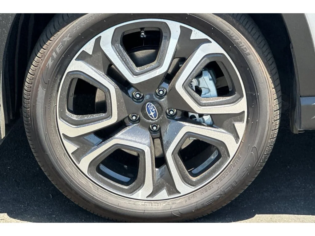 New 2026 ICE SILVER METALLIC Subaru Limited 7-Passenger image 24