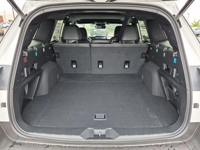 New 2026 CRYSTAL WHITE PEARL Subaru Premium image 32
