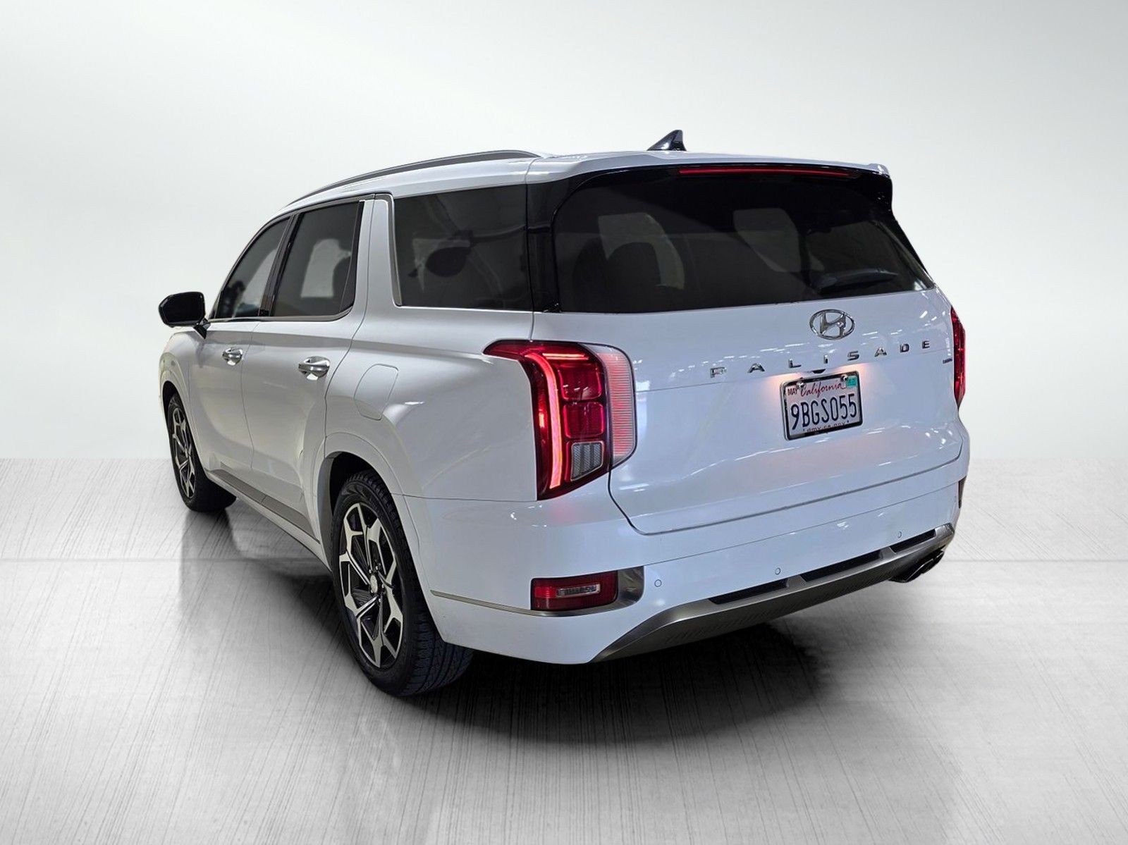 Used 2022 Hyper White Hyundai Calligraphy image 5
