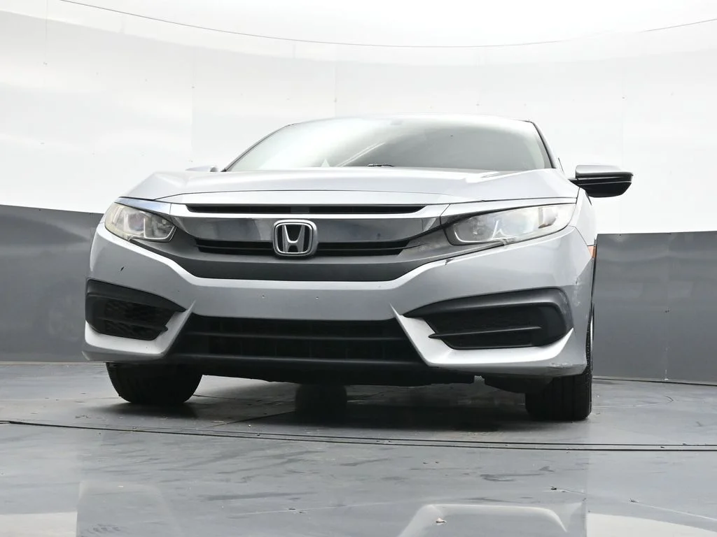 Used 2018  Honda LX image 29