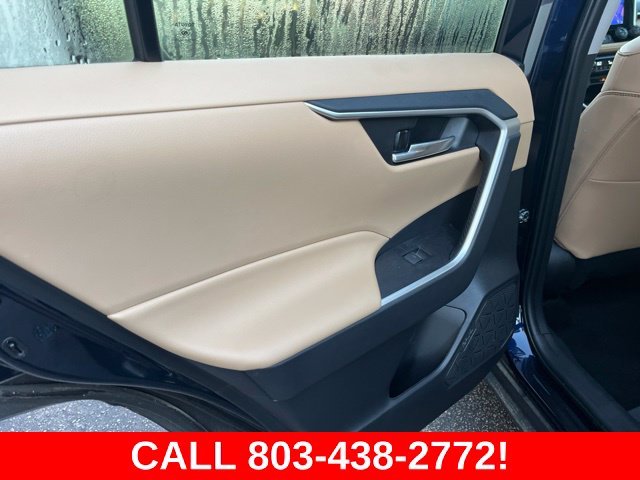 Used 2024  Toyota XLE Premium image 12