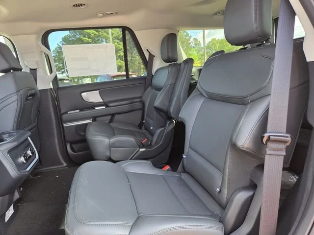 New 2026 Dark Matter Gray Metallic Ford Active image 15